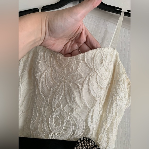 Strapless off white dress size 9 - Picture 2 of 9